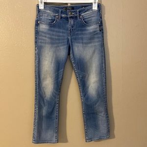 W28/L 22 1/2 Silver Jeans LightBlue Denim Suki Capris-Excellent condition!